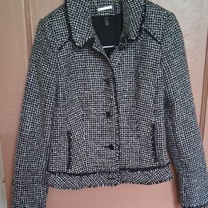 Women's Black and White Tweed Blazer( Brand new but tag is missing)